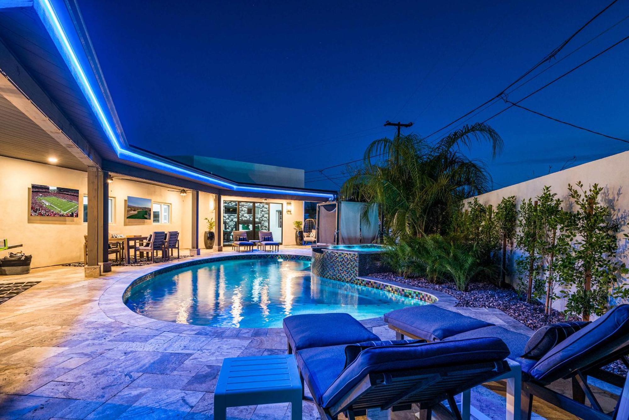 Holiday home 75th Place - Luxe Pool Walk To Old Town