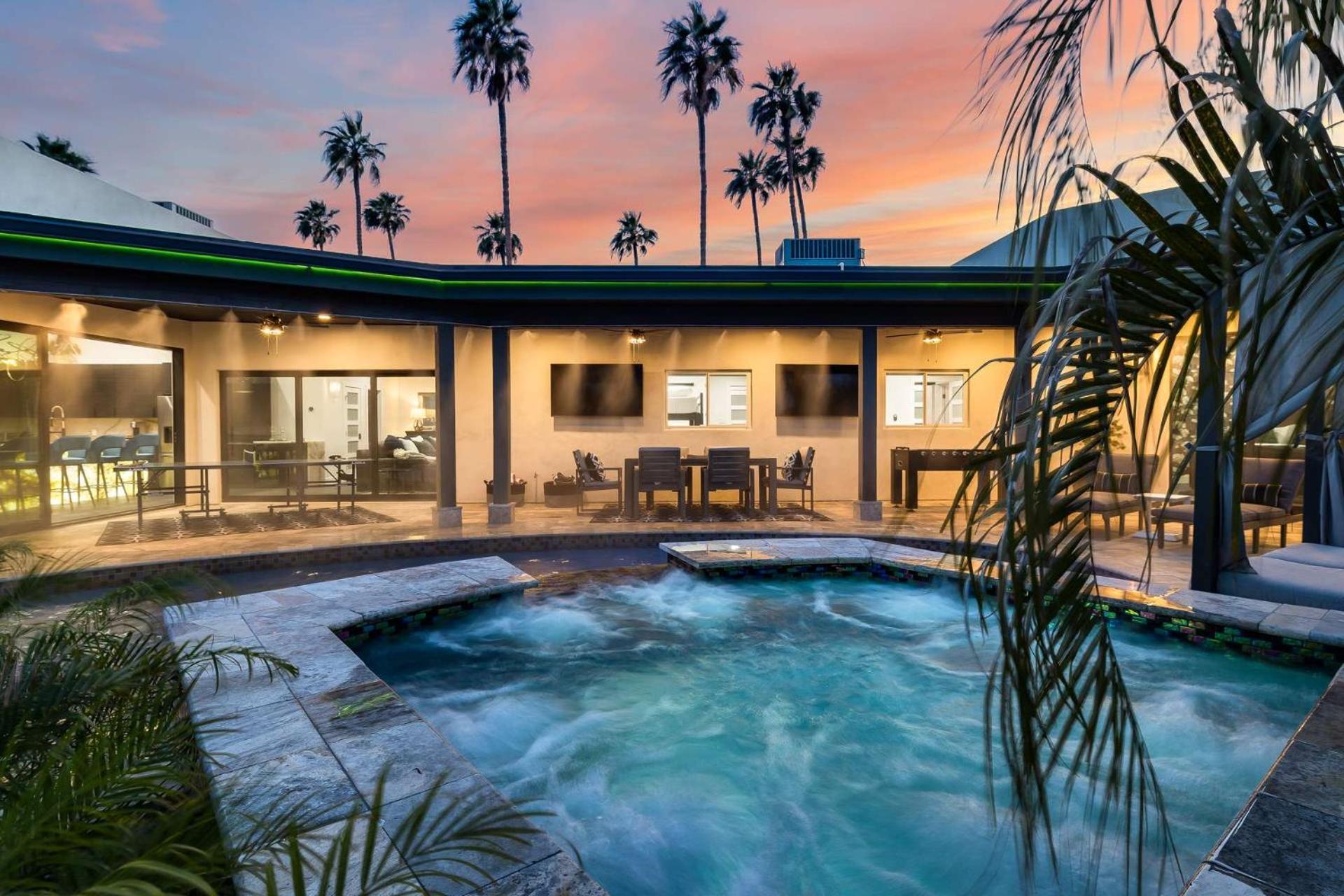 Holiday home 75th Place - Luxe Pool Walk To Old Town