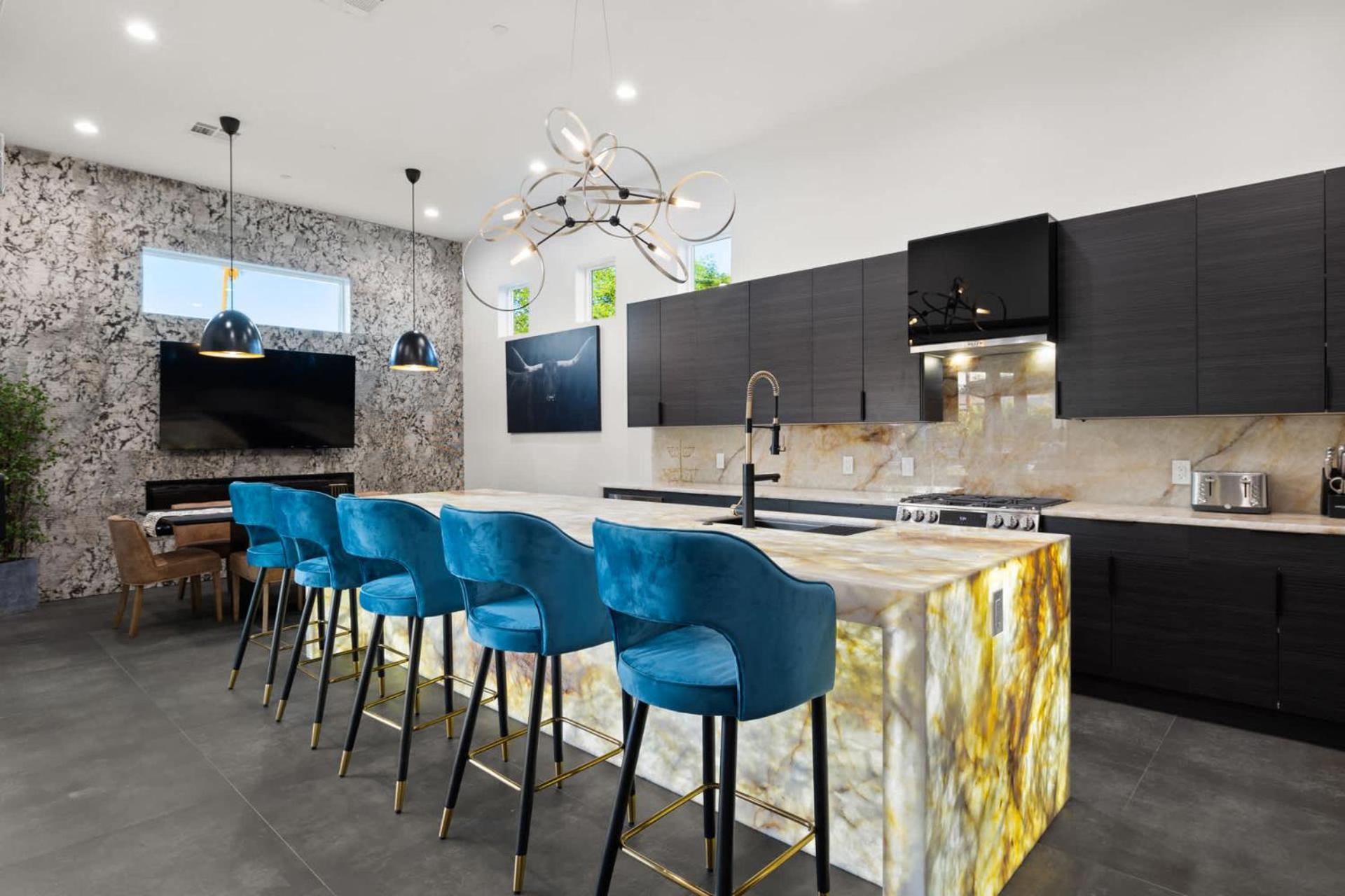 Holiday home 75th Place - Luxe Pool Walk To Old Town *