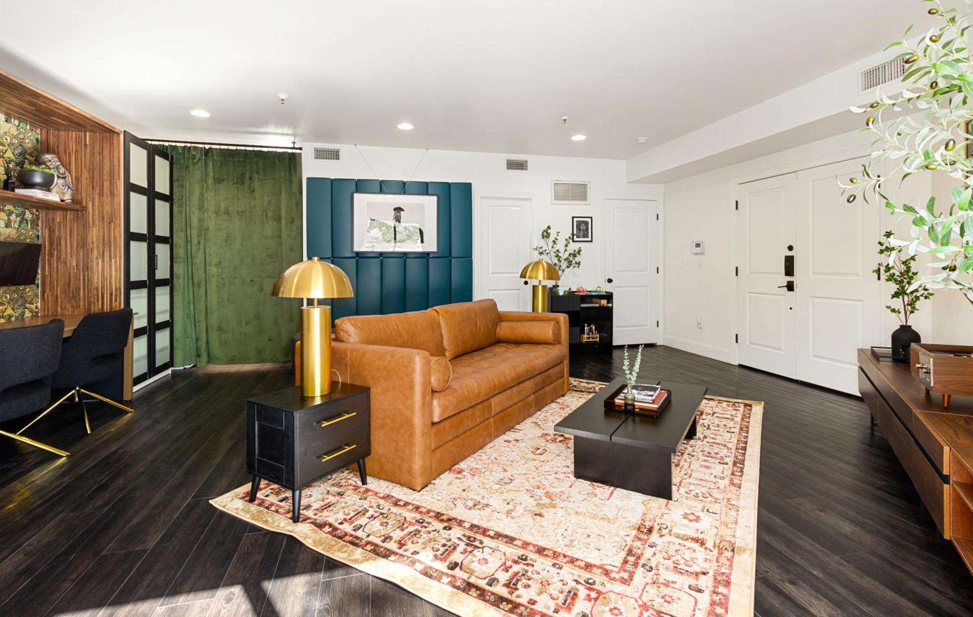 Chic 3br Escape Steps From Old Town Bars Free Parking Apartamento