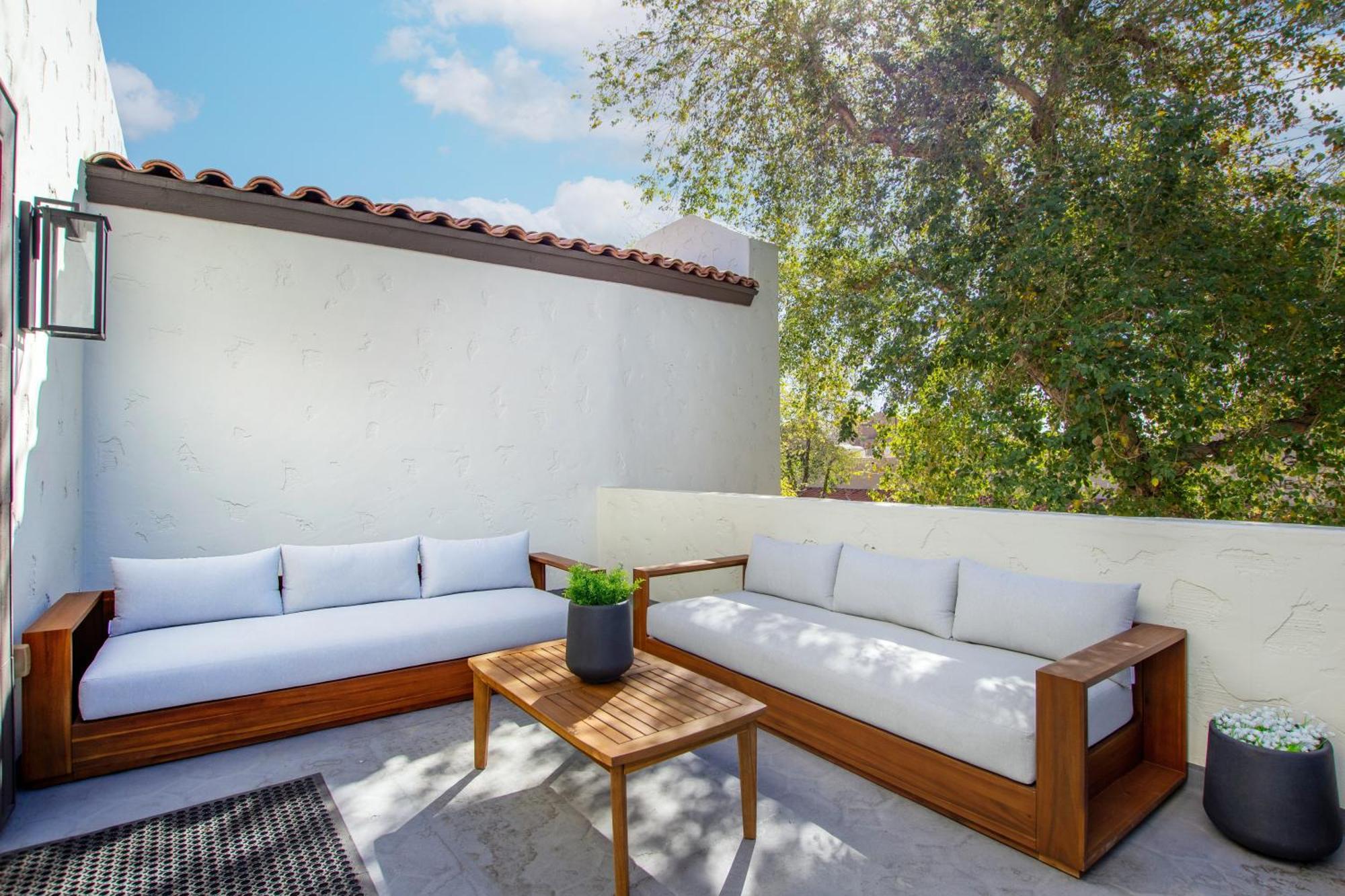Chic 3br Escape Steps From Old Town Bars Free Parking * Scottsdale