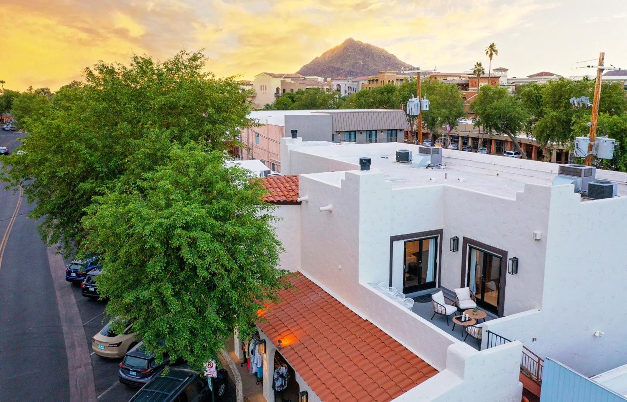 Apartamento Chic 3br Escape Steps From Old Town Bars Free Parking