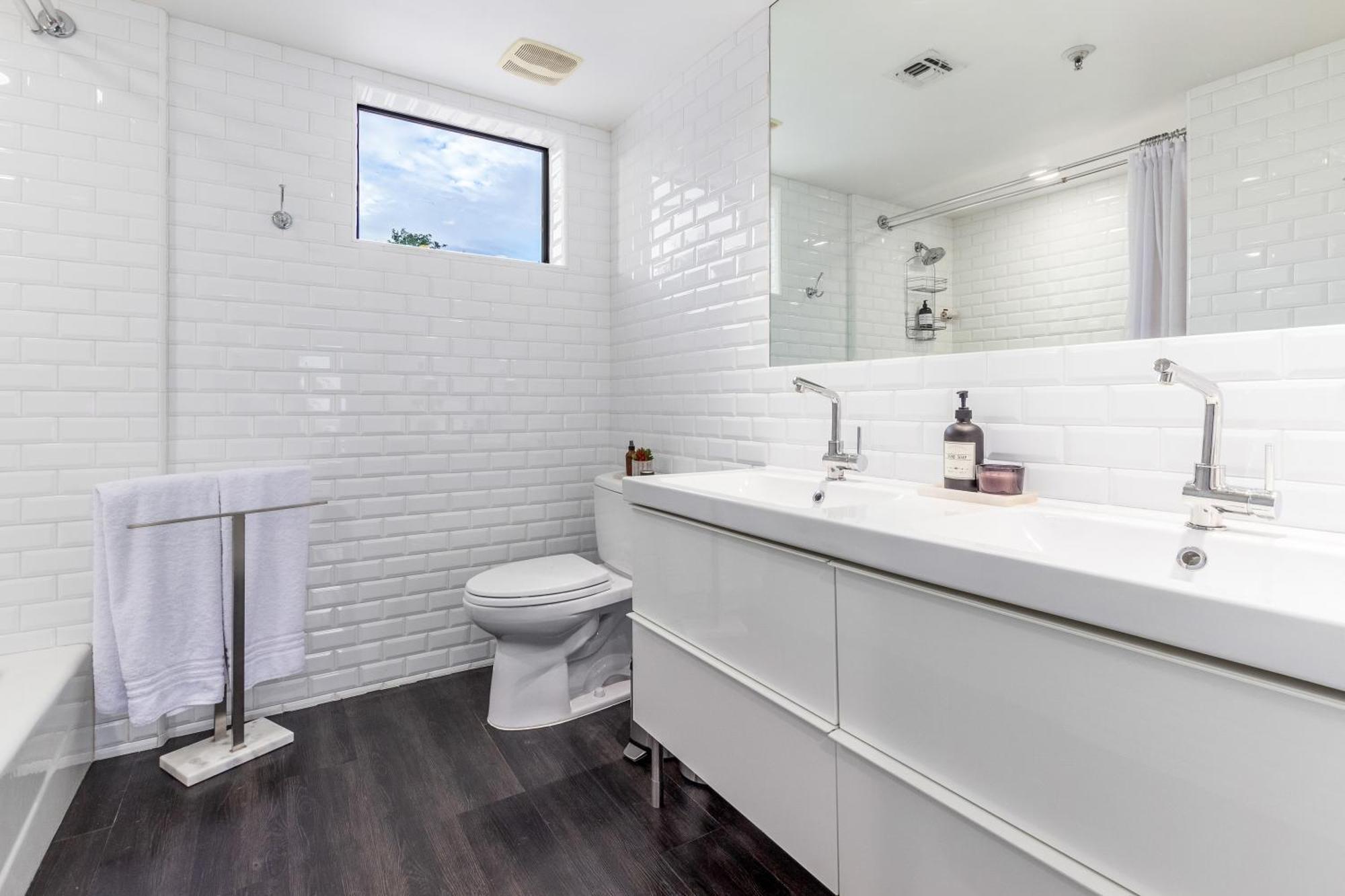 Chic 3br Escape Steps From Old Town Bars Free Parking Apartamento *