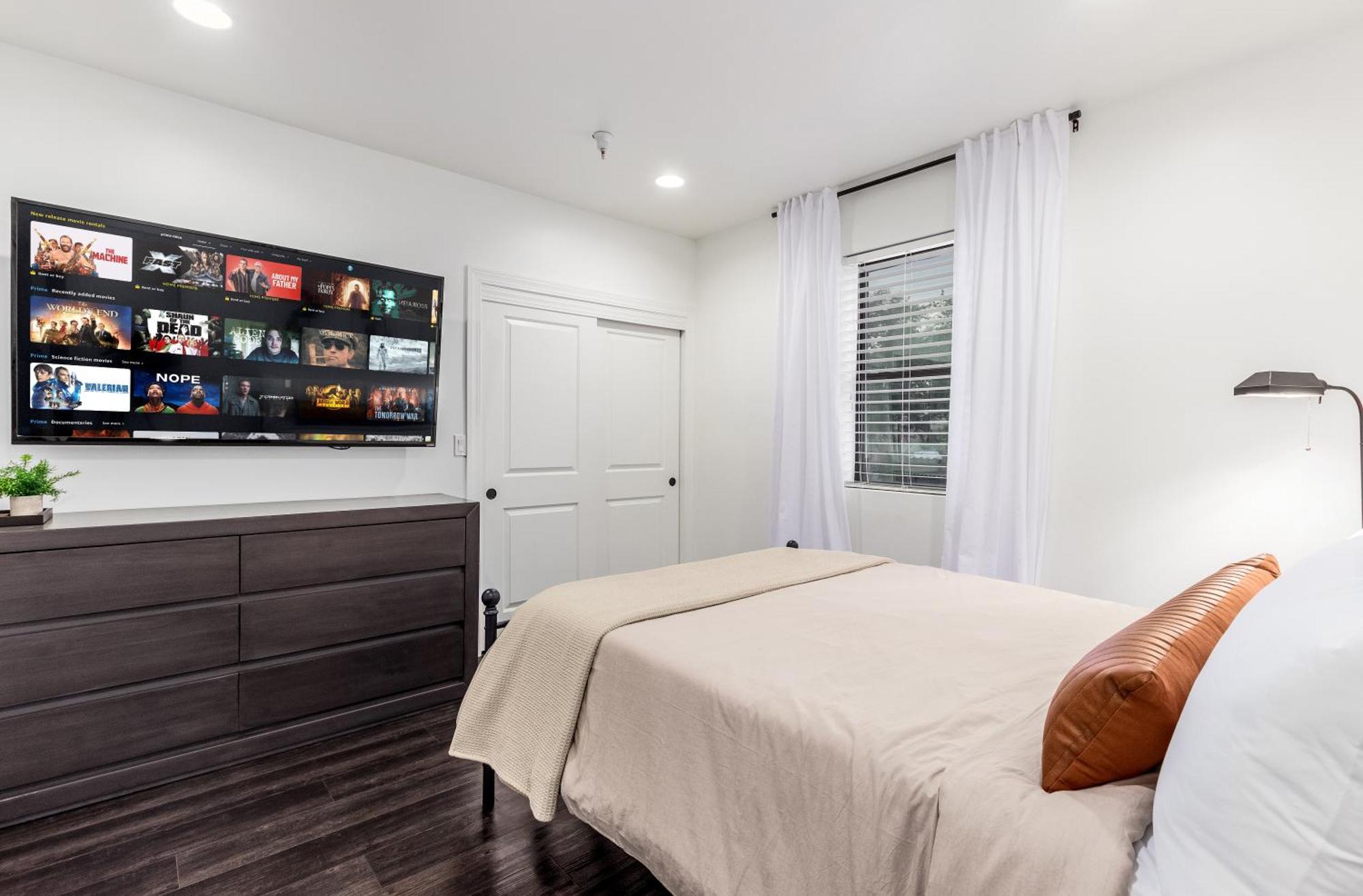 Chic 3br Escape Steps From Old Town Bars Free Parking Apartamento Scottsdale