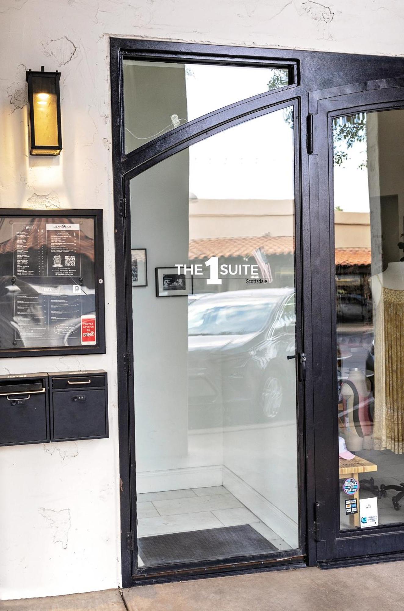 Chic 3br Escape Steps From Old Town Bars Free Parking Apartamento