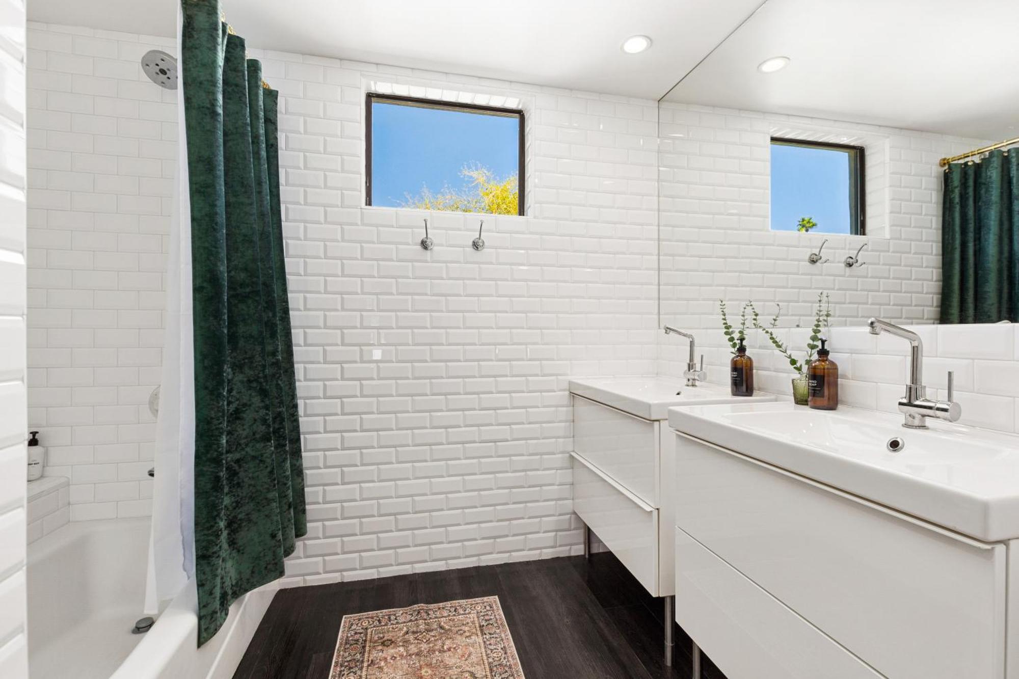 Chic 3br Escape Steps From Old Town Bars Free Parking Apartamento *