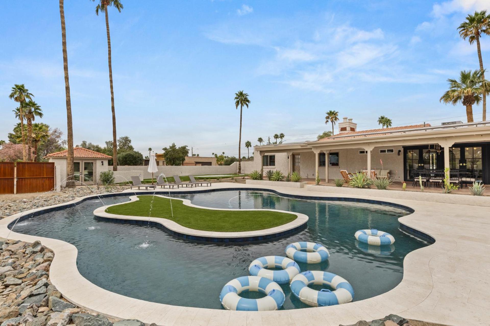 Maison 1975-chic Luxury Retreat *