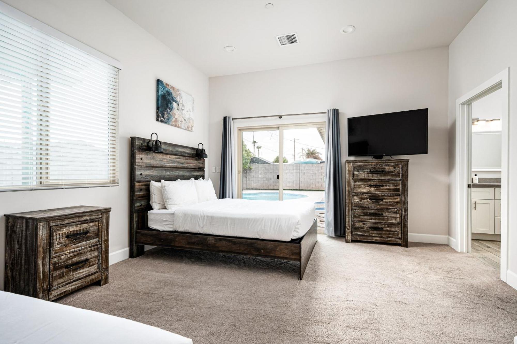 Endless Entertainment And 1.5 Miles From Old Town At Sunbaked Terrace *