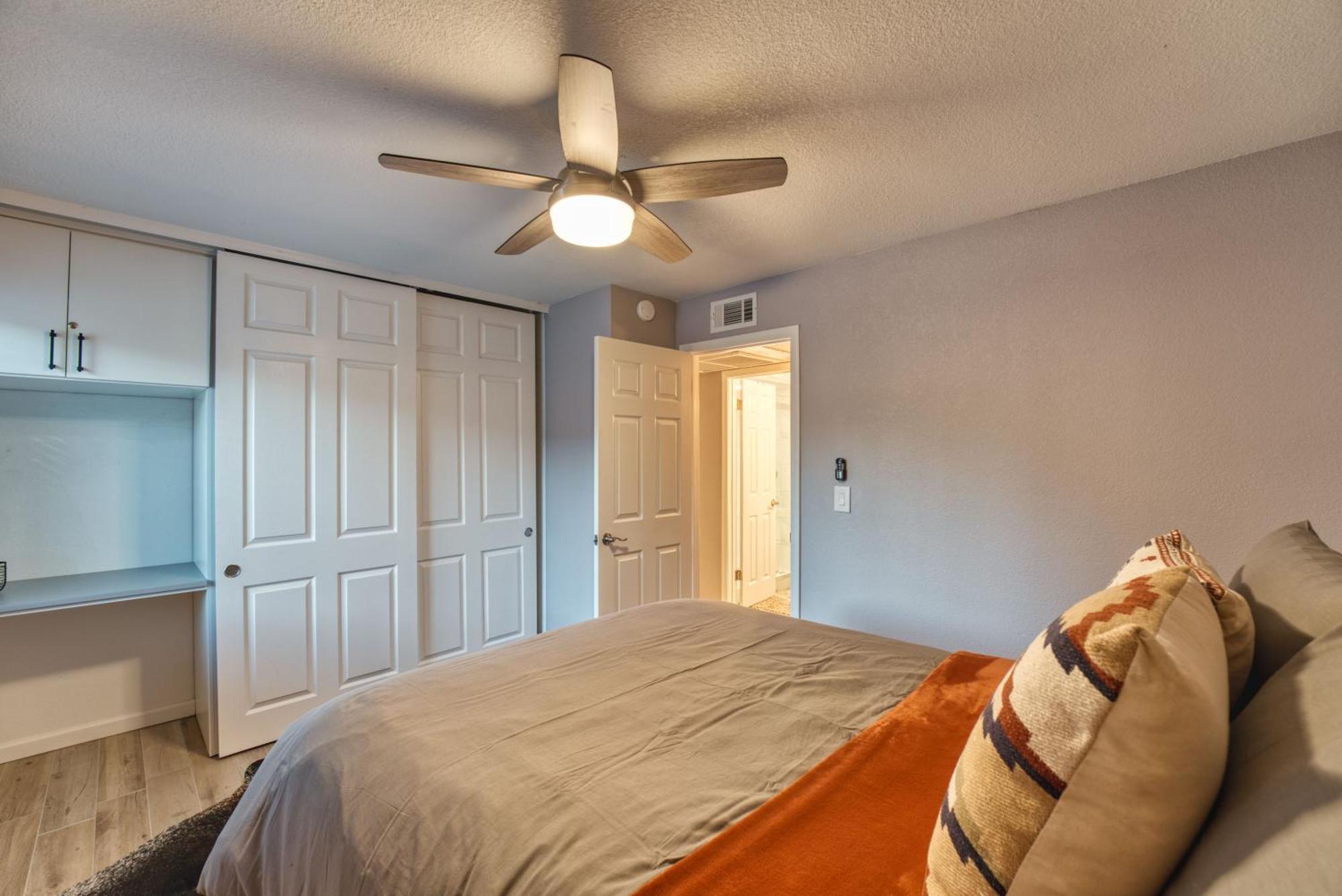 2br Sleeps 6 Pool Bbq Gym Hot Tub & Bar Hopping Scottsdale