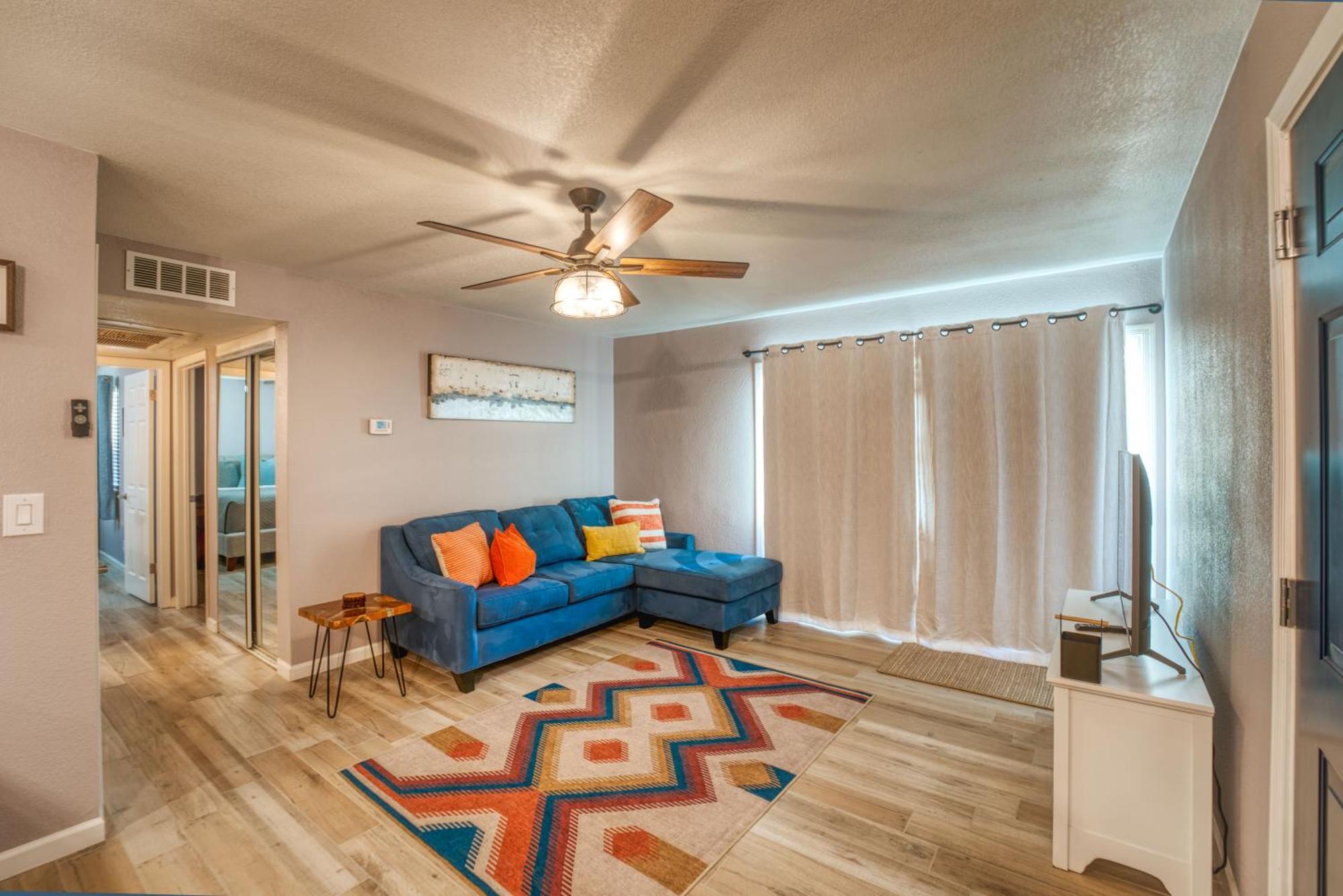 2br Sleeps 6 Pool Bbq Gym Hot Tub & Bar Hopping Scottsdale