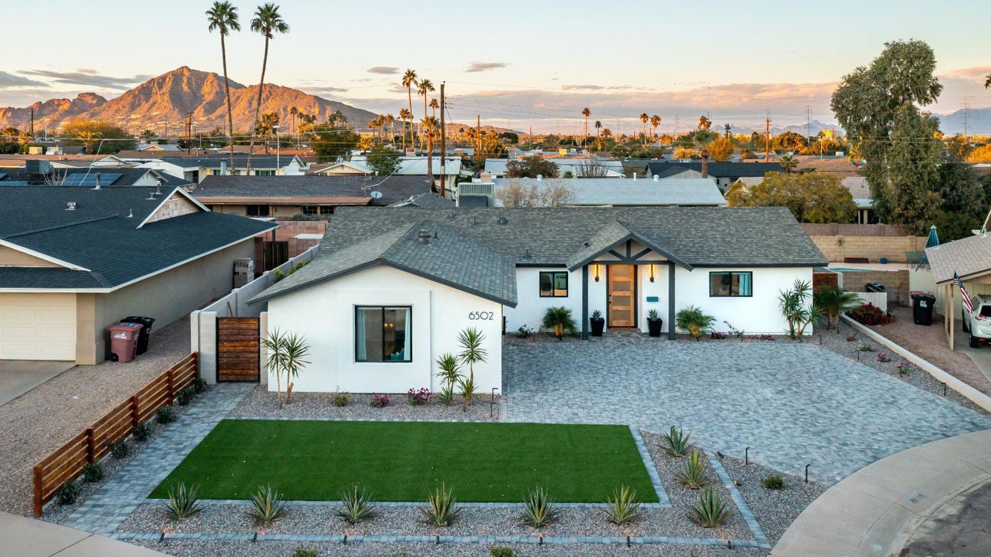 Beautifully Designed W Pool For Families And Groups *