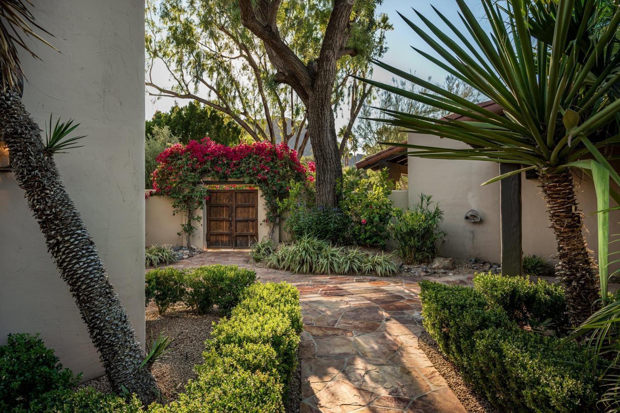 Hacienda Gardens Escape The City-life With A Private Oasis Scottsdale