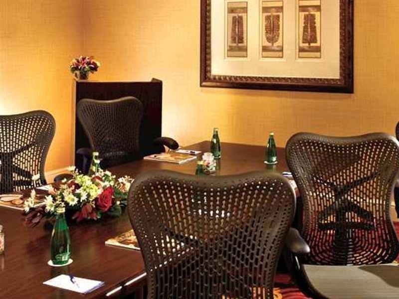 Hotel Hilton Garden Old Town 3*