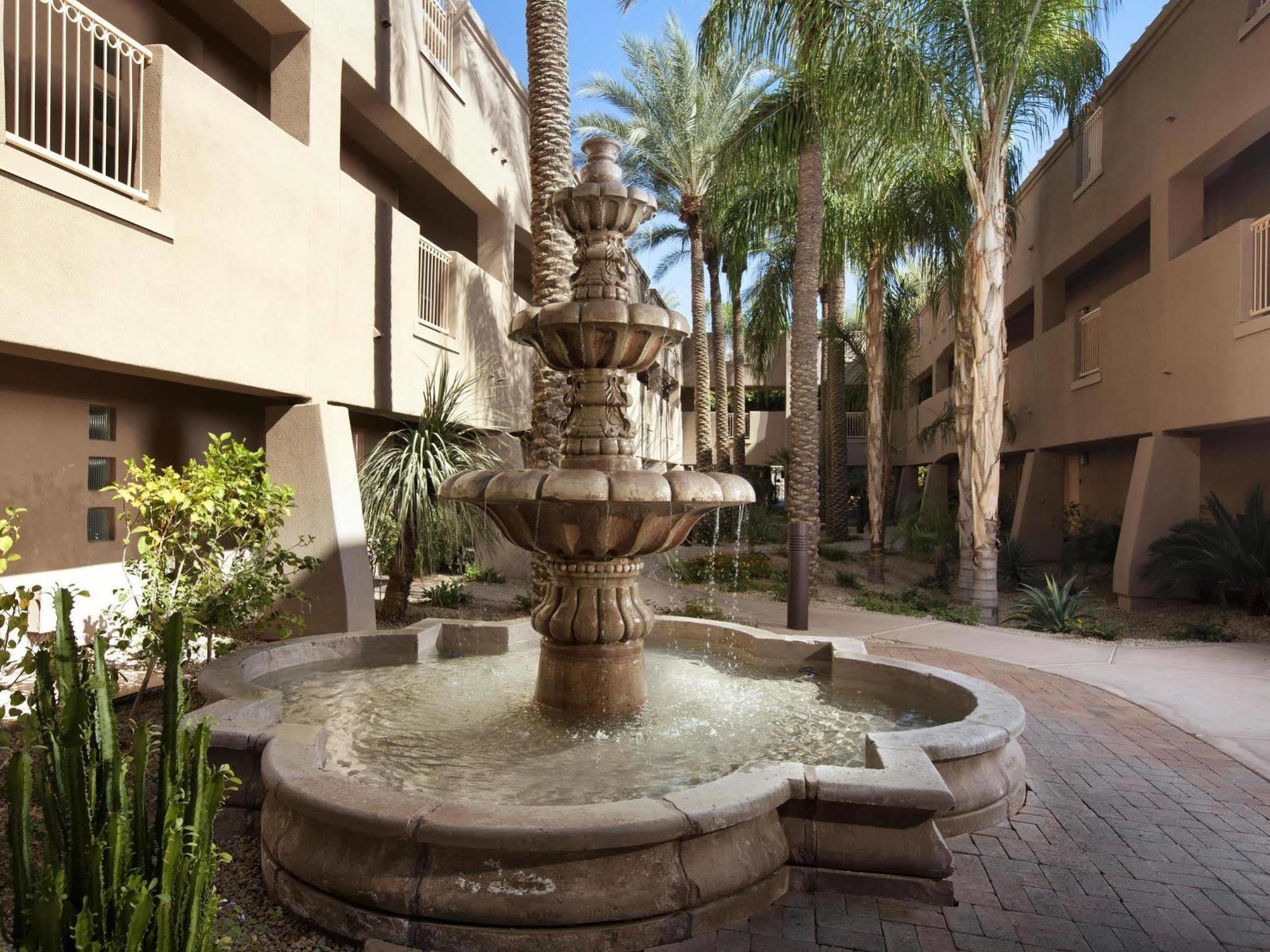 Sheraton Desert Oasis Villas,