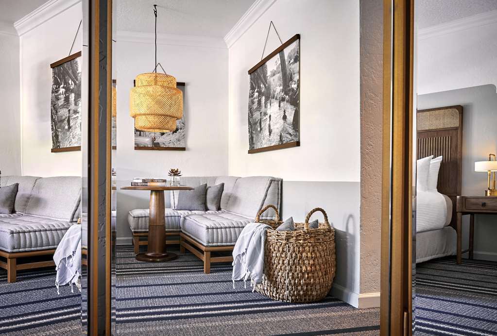 Hotel The Scott & 4*