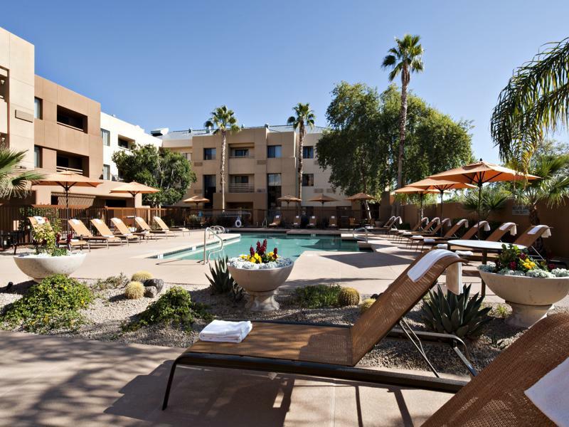 Courtyard North Hotel
