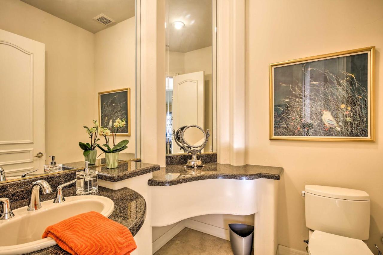 Lavish Paradise Valley With Sports Court And Pool Holiday home