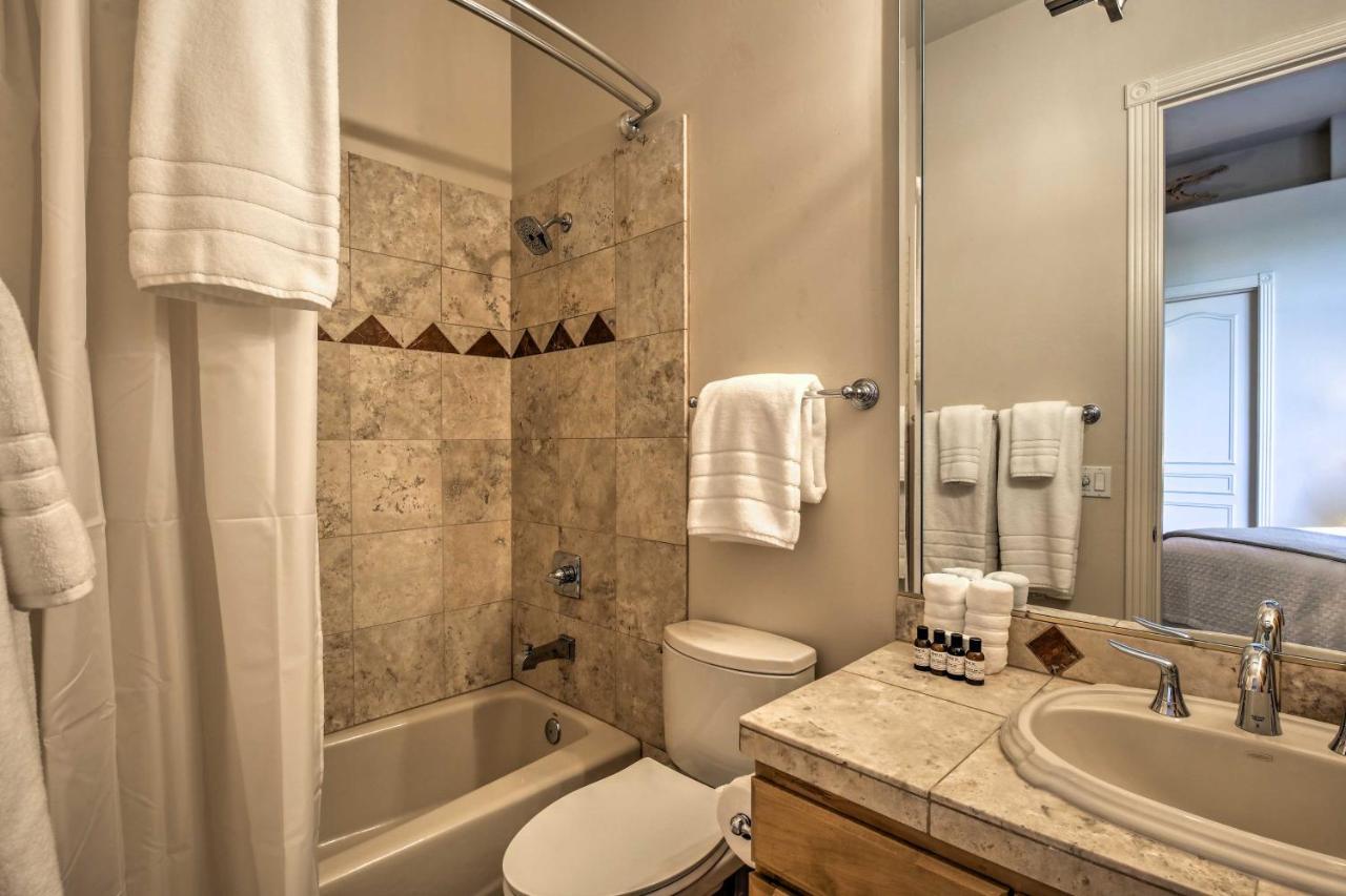 Lavish Paradise Valley With Sports Court And Pool Holiday home *