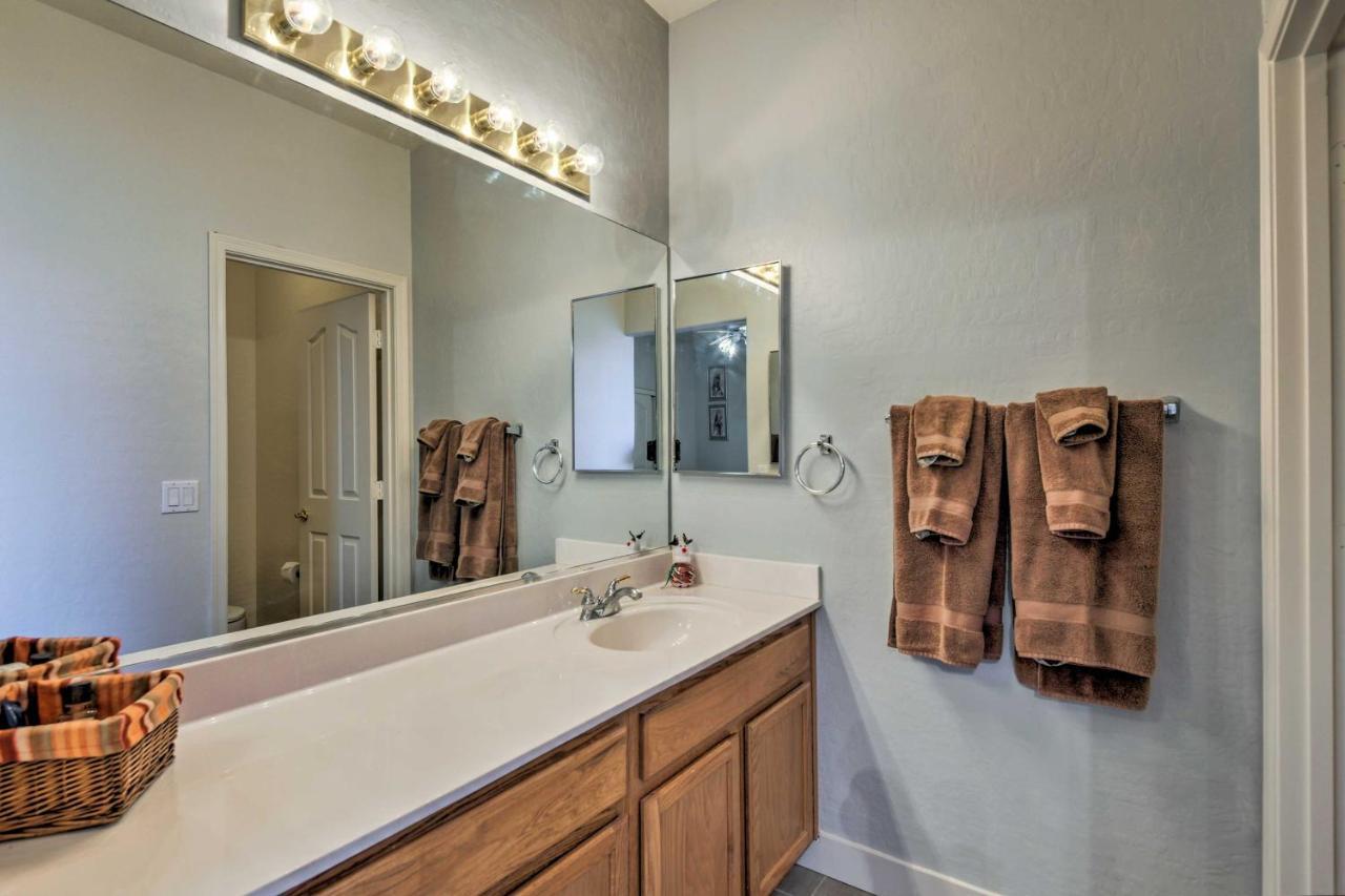 Holiday home Contemporary House About 6 Mi To Pinnacle Peak Park! *