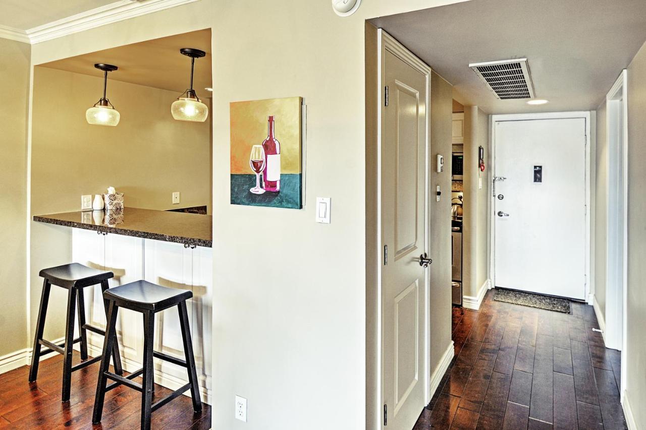Apartment With Private Balcony And Pool Access!