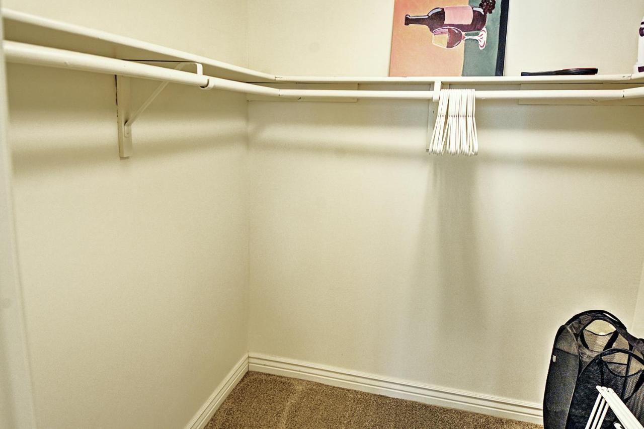 Apartment With Private Balcony And Pool Access! Scottsdale
