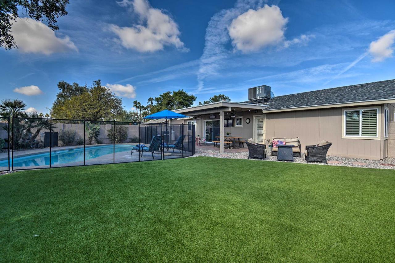 Casa de férias With Pool, Yard, Hammock And Fire Pit!