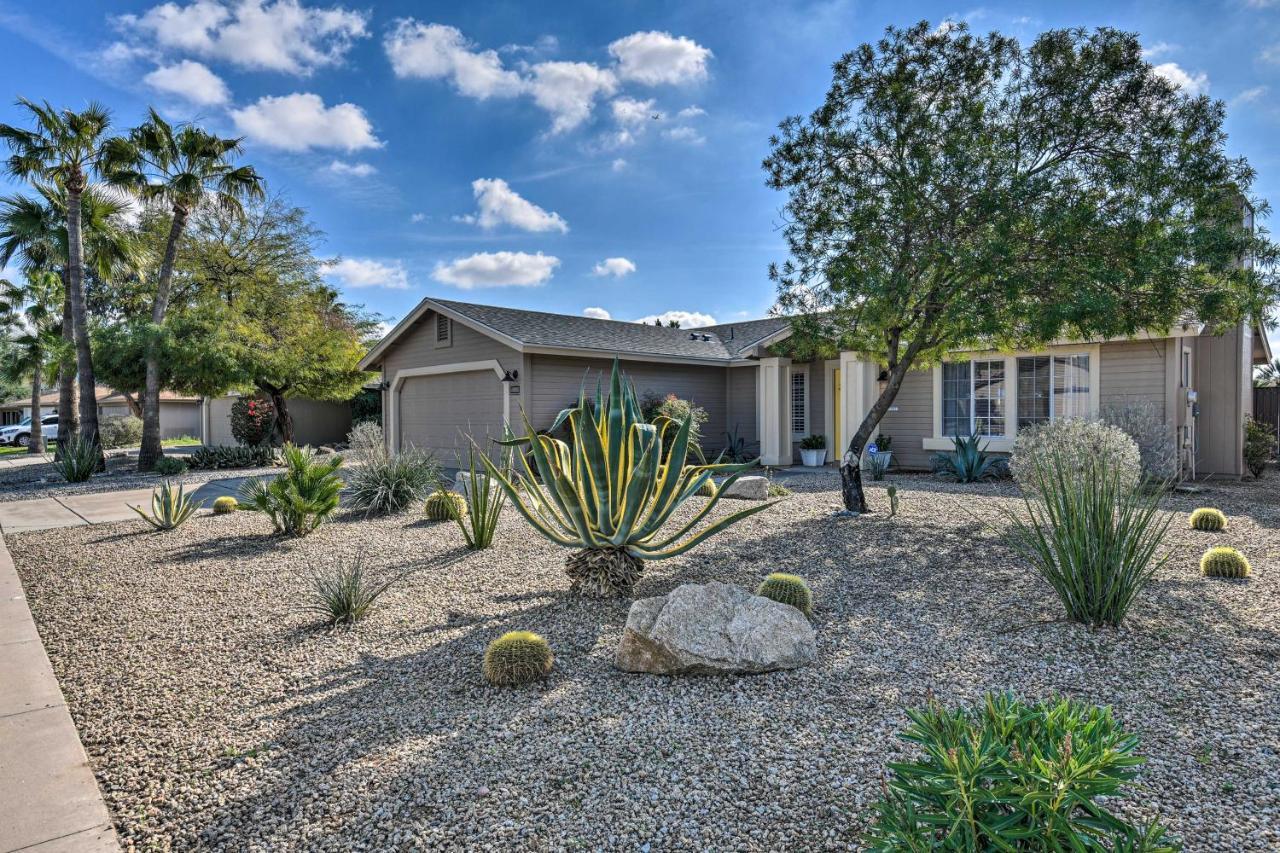 Casa de férias With Pool, Yard, Hammock And Fire Pit!