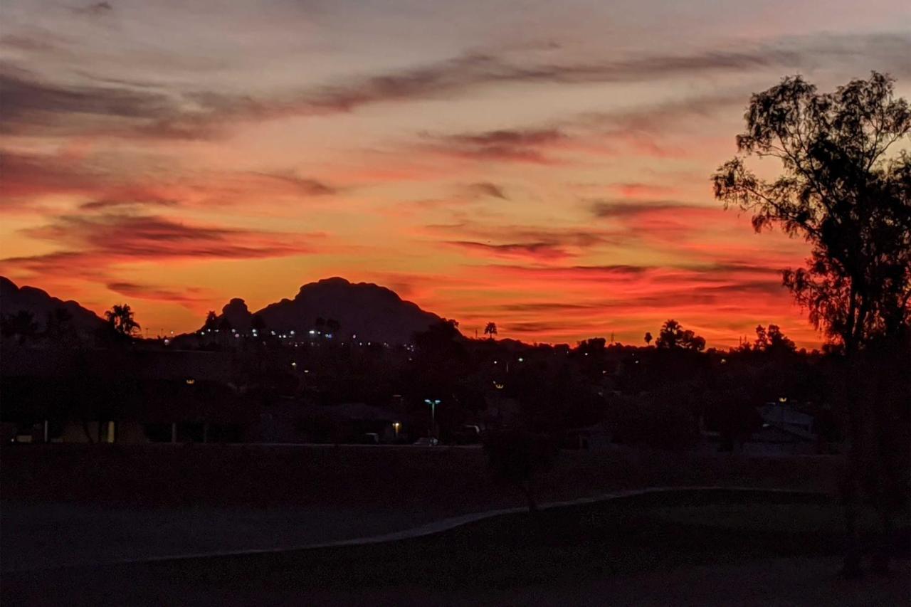 With Golf Course And Mountain Views! Apartment *