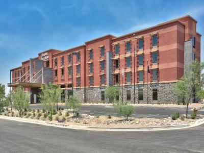 Hotel Hampton & At Talking Stick 3*