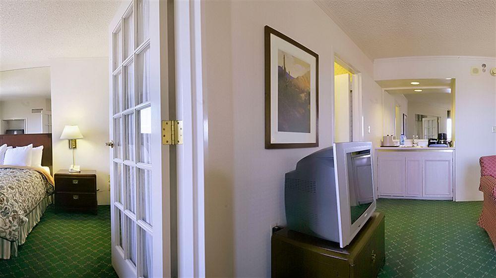 Marriott Old Town 3*
