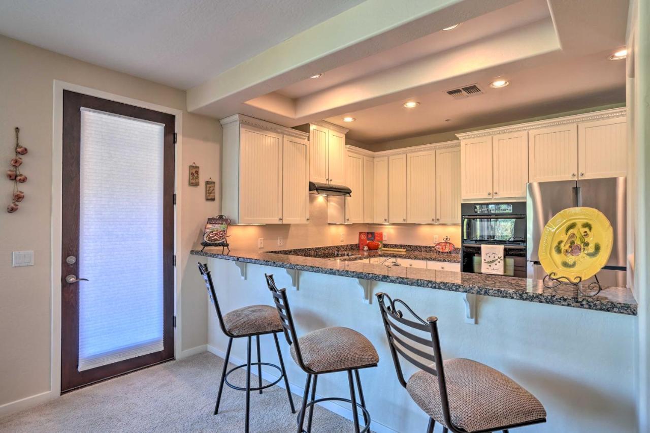 Serenity With Pool Access And Views! *