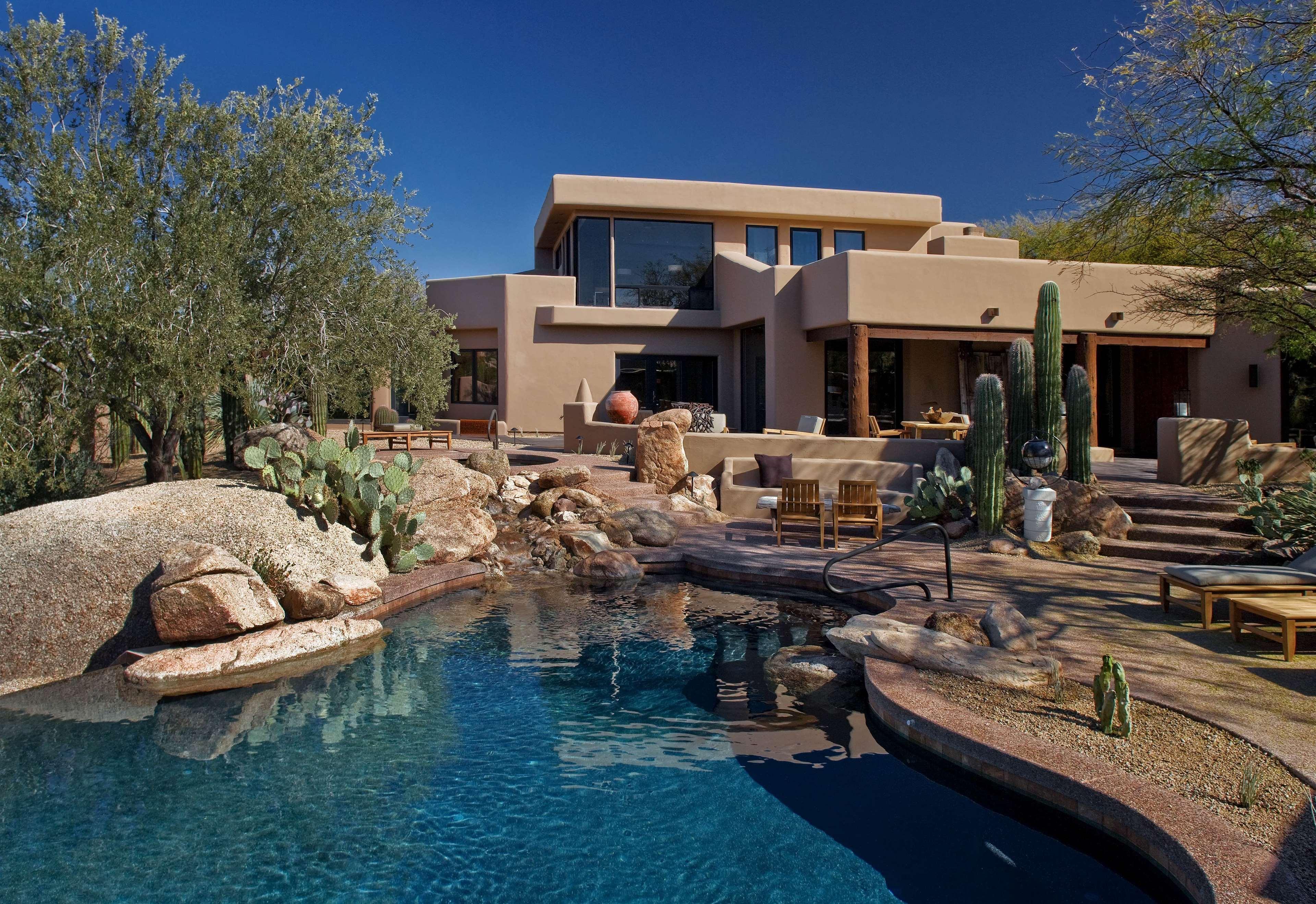 Boulders & Scottsdale, Curio Collection By Hilton