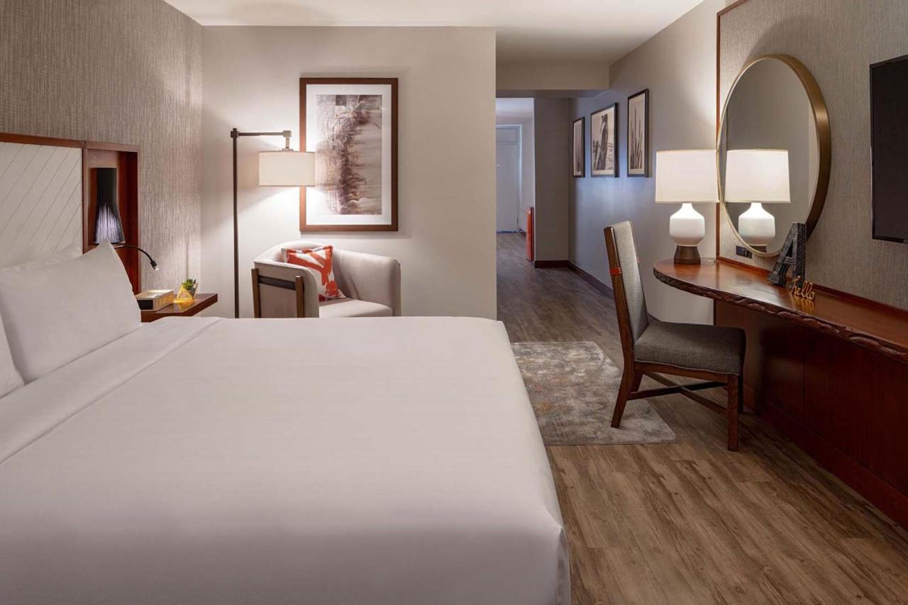 Adeline, Scottsdale, A Tribute Portfolio 4* Scottsdale