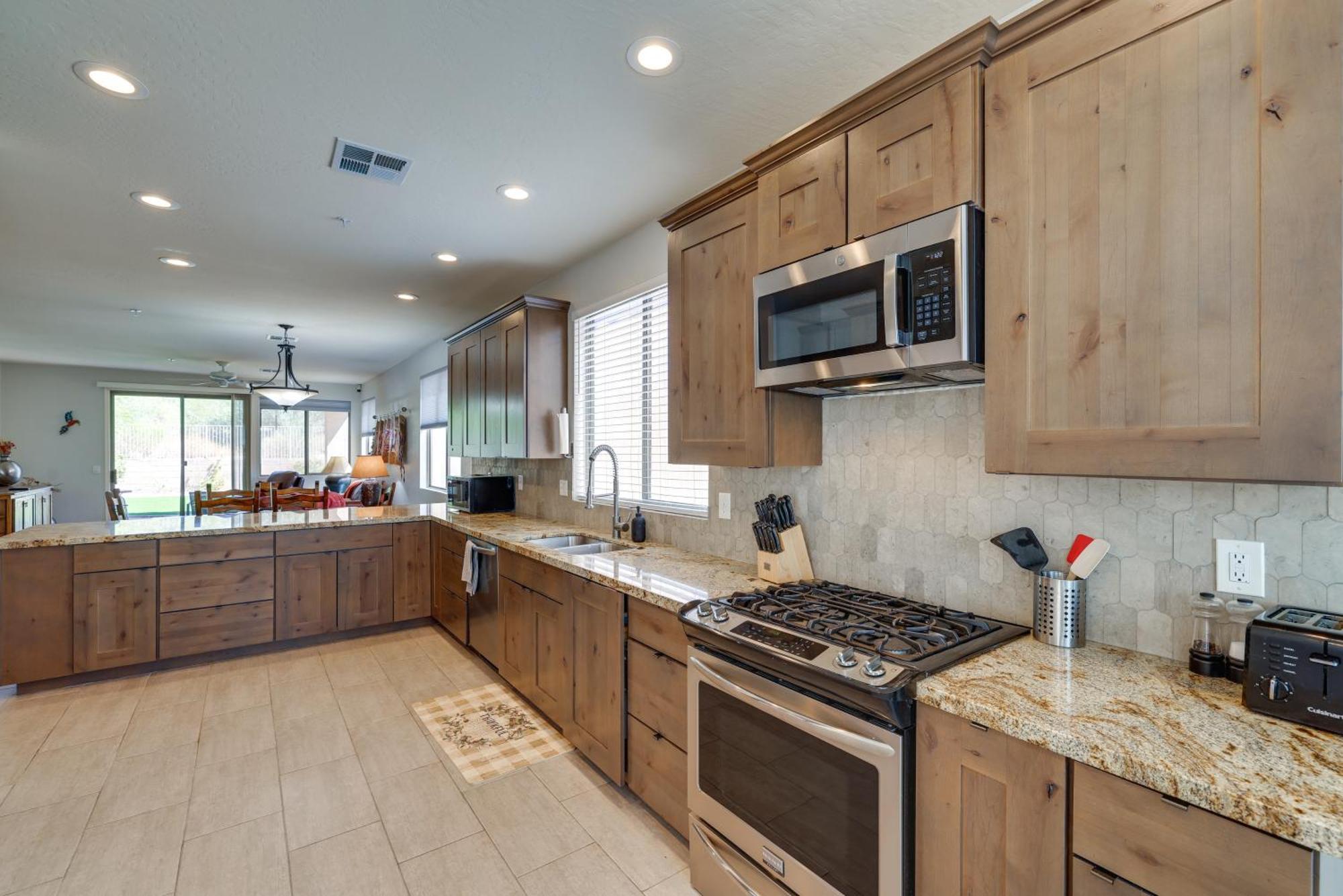 Contemporary House About 6 Mi To Pinnacle Peak Park! Holiday home Scottsdale