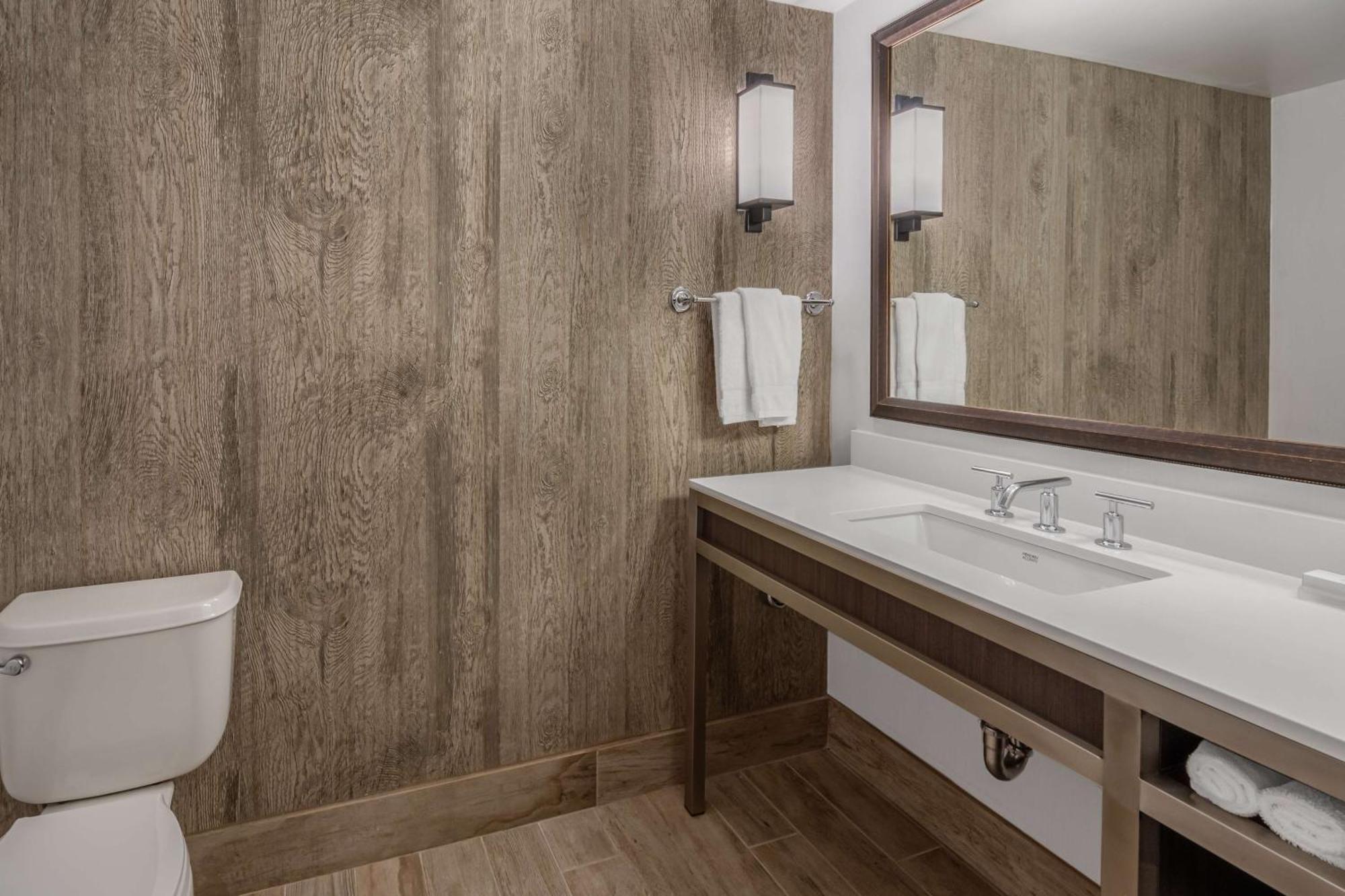 Hilton Garden Old Town Hotel 3*