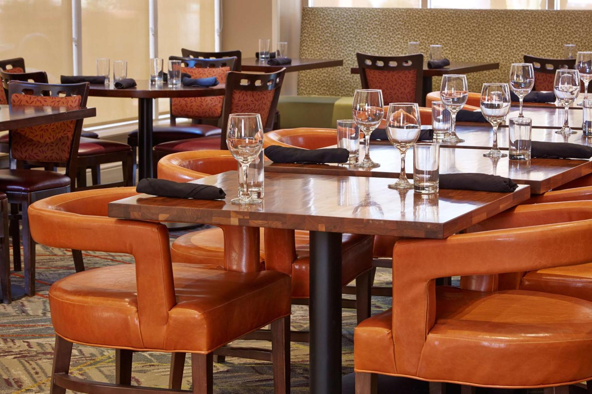 Hotel Hilton Garden Old Town 3*