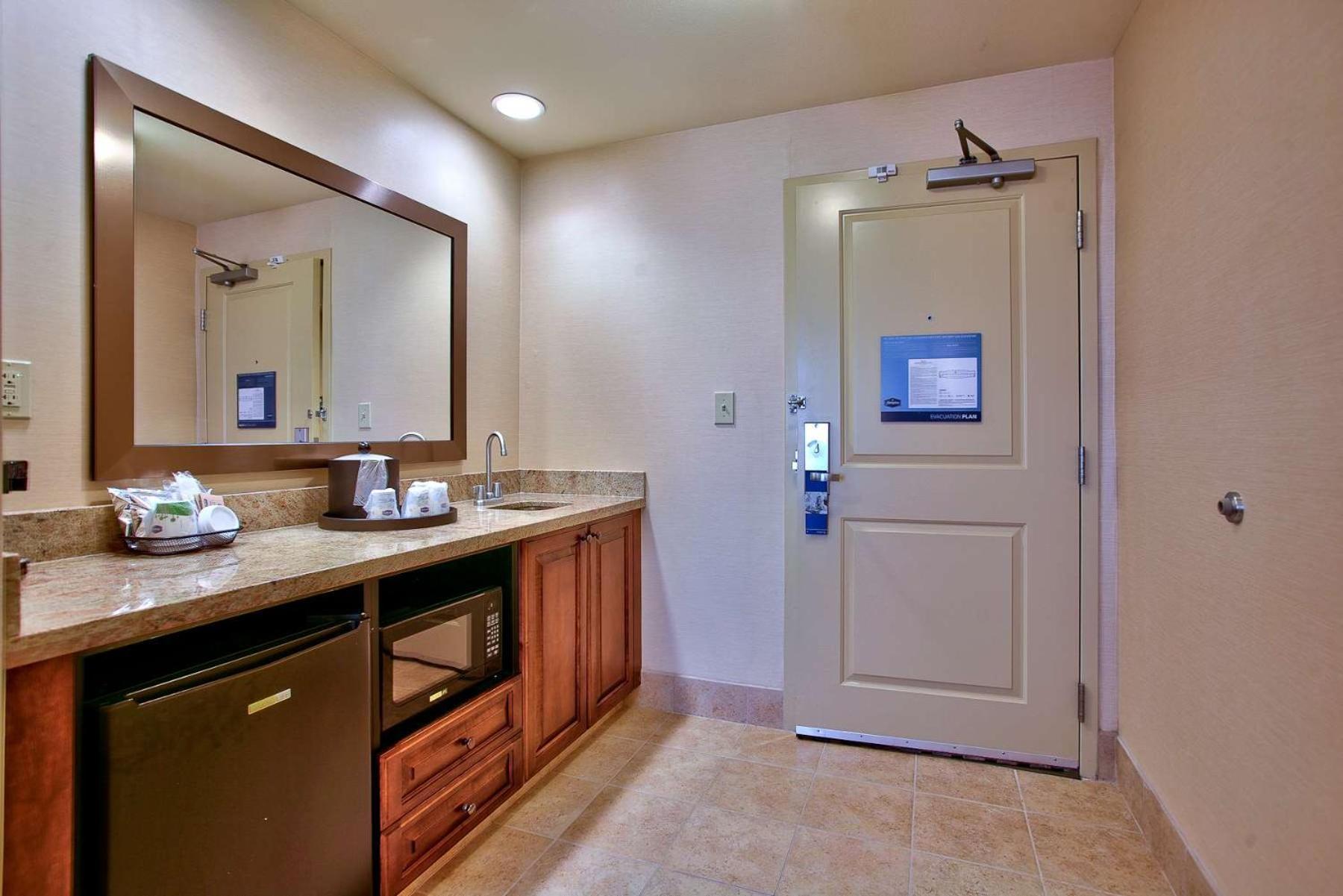 Hampton & At Talking Stick 3*