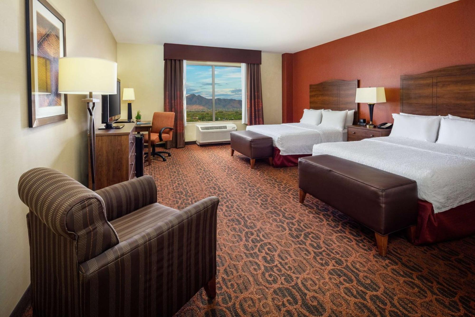 Hotel Hampton & At Talking Stick