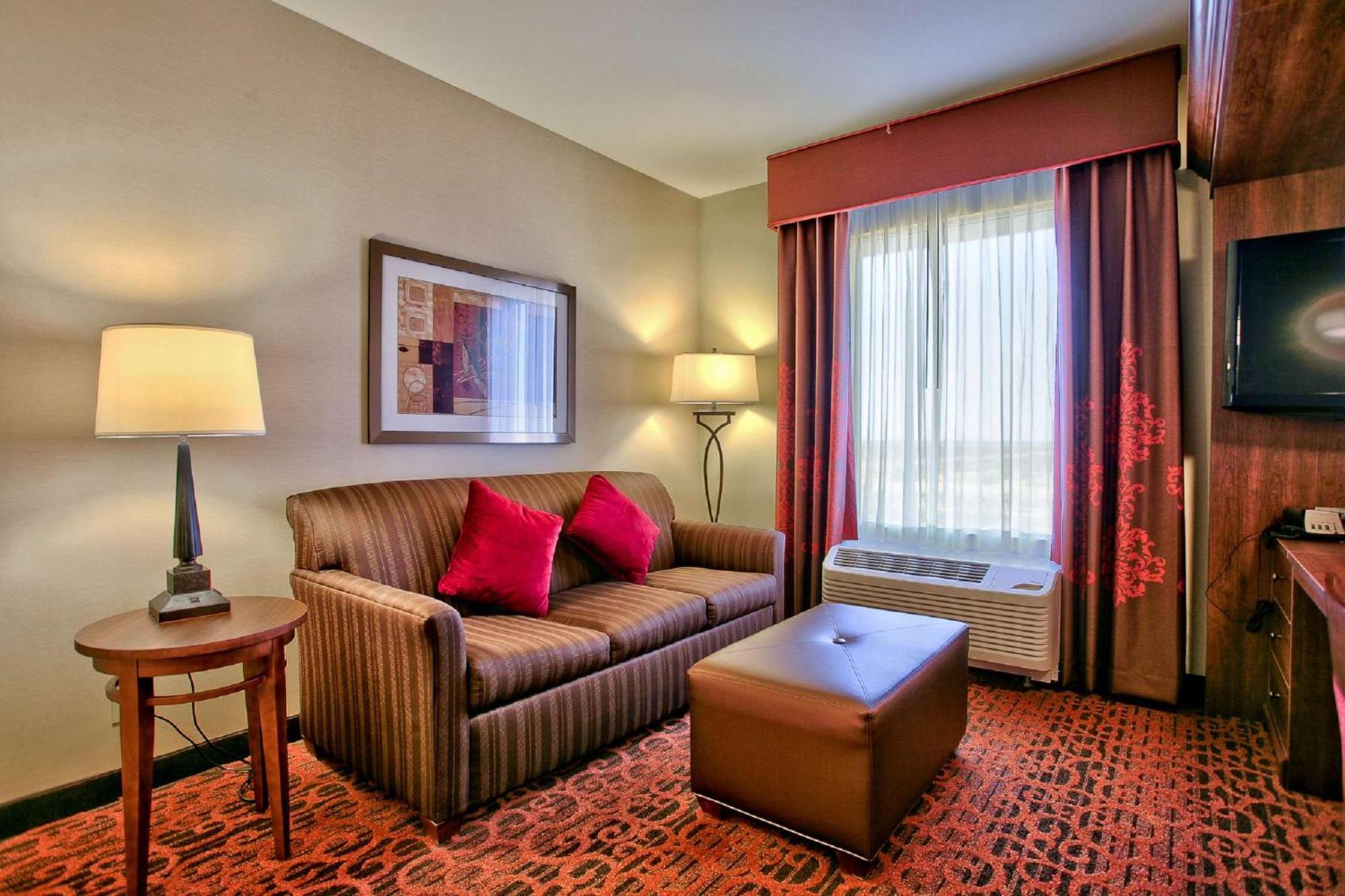 Hotel Hampton & At Talking Stick 3*