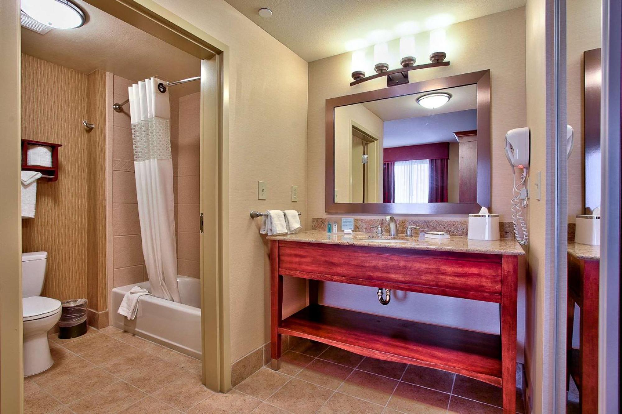 Hampton & At Talking Stick 3*