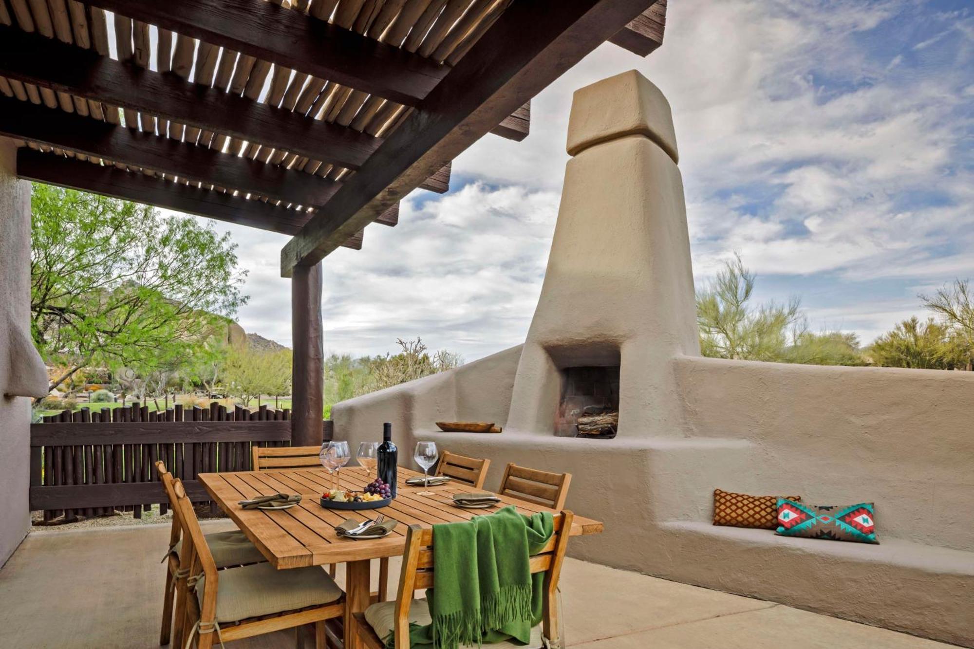 Boulders & Scottsdale, Curio Collection By Hilton 4*