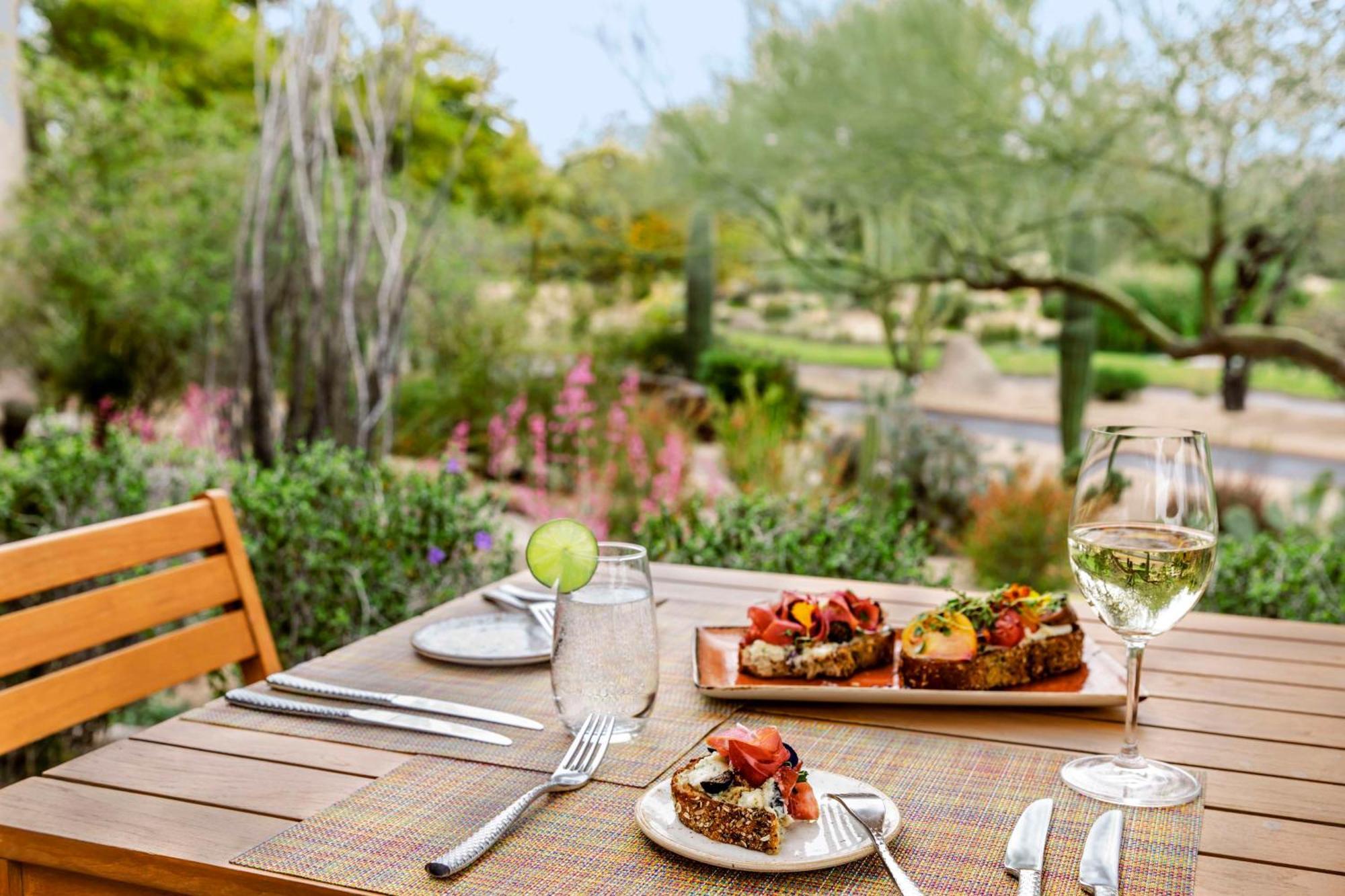 Boulders & Scottsdale, Curio Collection By Hilton Resort 4*