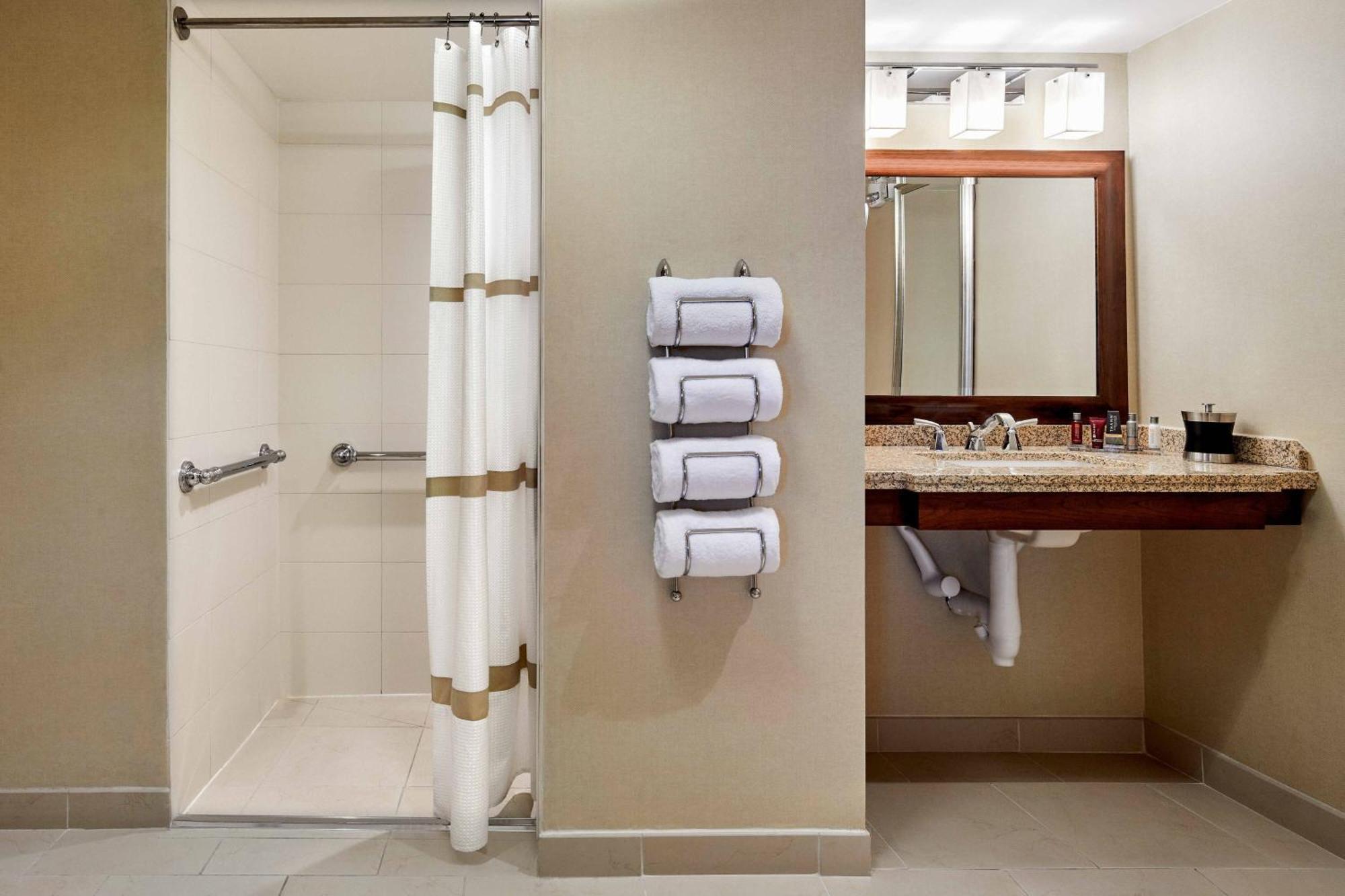 Marriott Old Town 3*