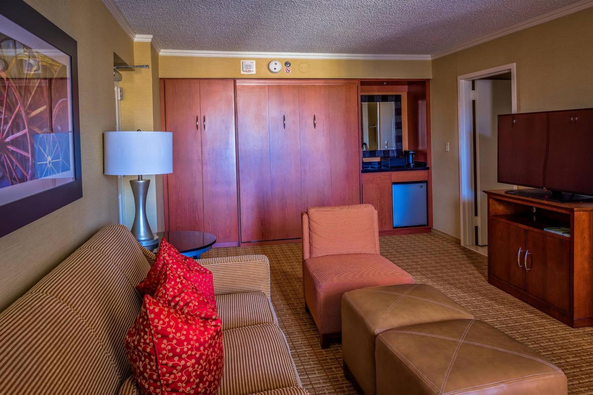 Marriott Old Town 3*