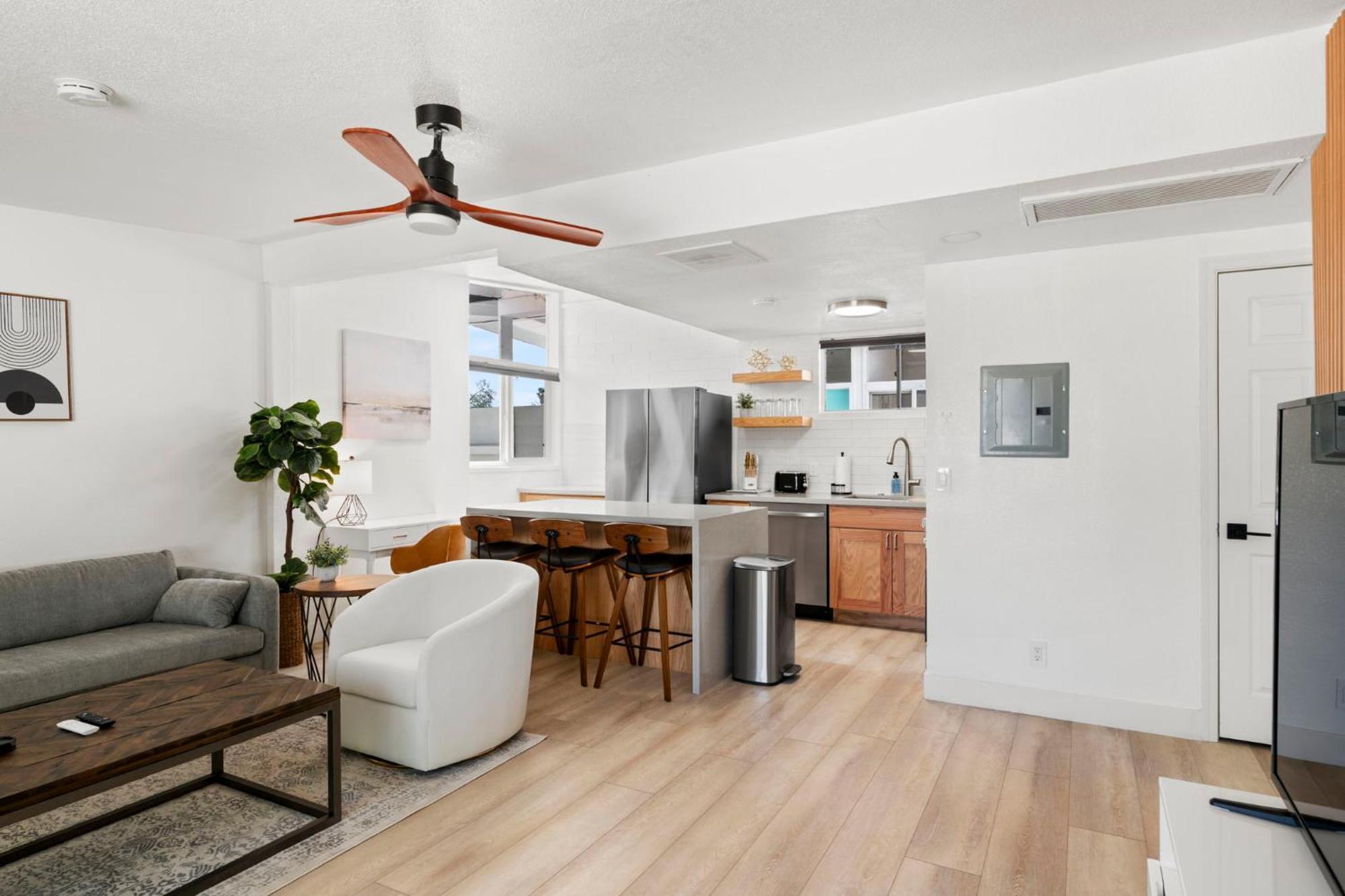 Brand New W Parking Blocks From Oldtown- 2b Holiday home Scottsdale