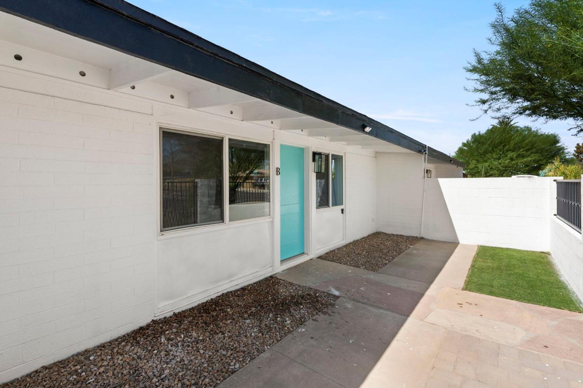 Holiday home Brand New W Parking Blocks From Oldtown- 2b