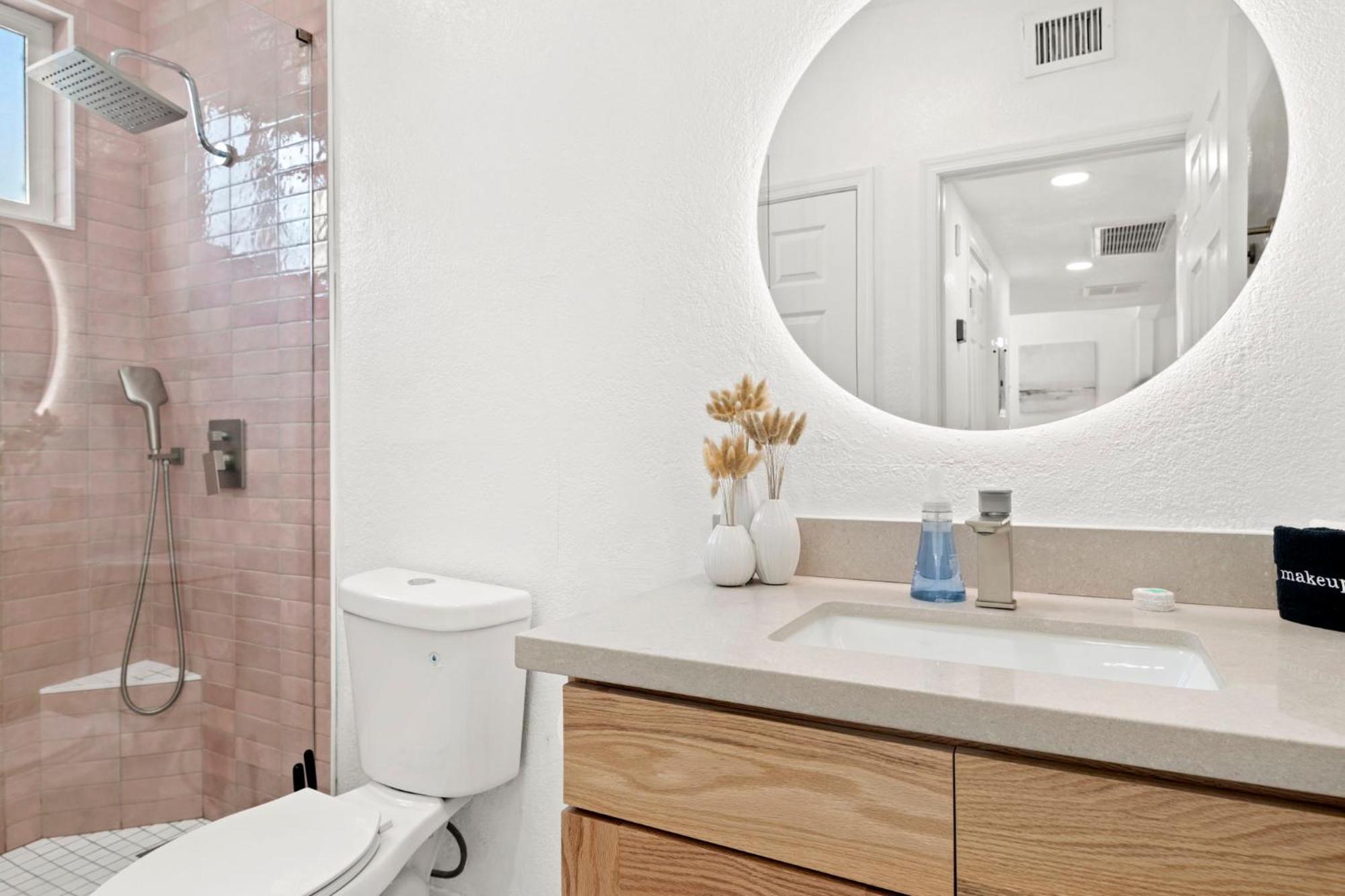 Holiday home Brand New W Parking Blocks From Oldtown- 2b Scottsdale