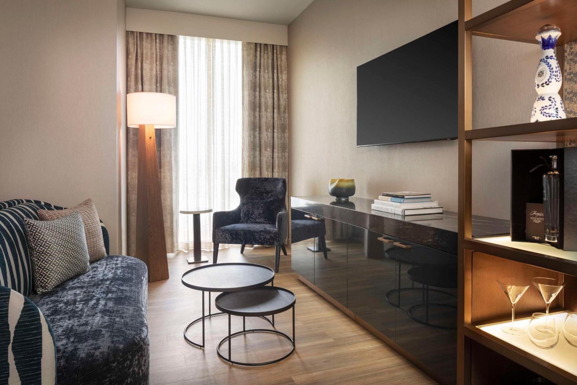 Caesars Republic Scottsdale, A Hilton Hotel Scottsdale