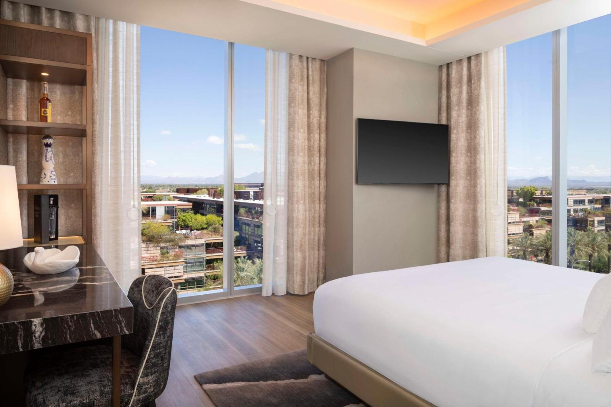 Caesars Republic Scottsdale, A Hilton 4*