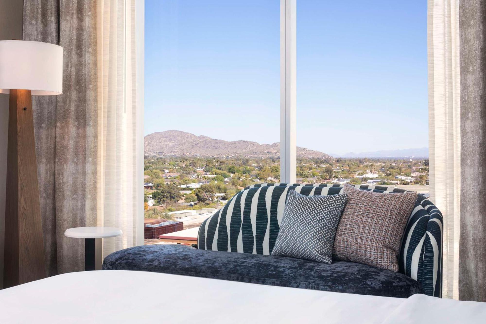 Hotel Caesars Republic Scottsdale, A Hilton 4*